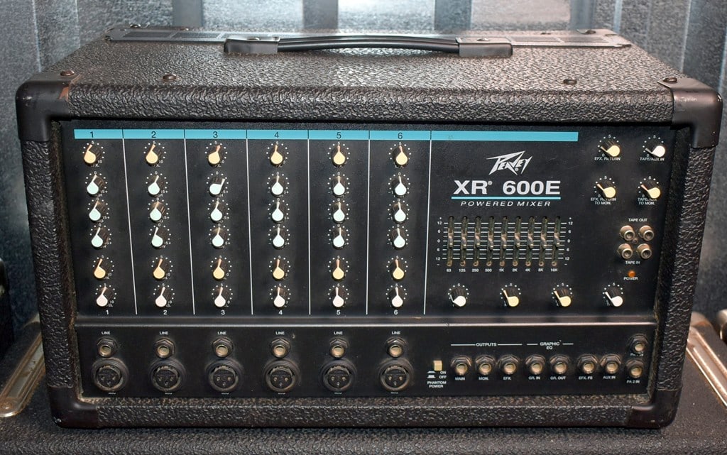 Vintage 1994 Peavey XR600E 6-channel Powered Mixer with 9-band Graphic Equalizer, Made in USA (1 of 7)