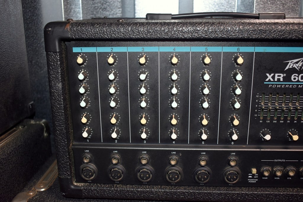 Vintage 1994 Peavey XR600E 6-channel Powered Mixer with 9-band Graphic Equalizer, Made in USA - 3