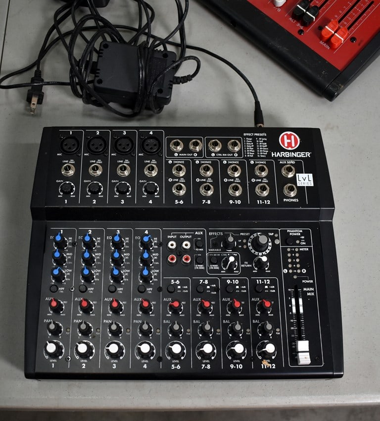 2020 Harbinger L1202FX 12-Channel Analog Mixer w/ Built-in Digital Effect (1 of 7)