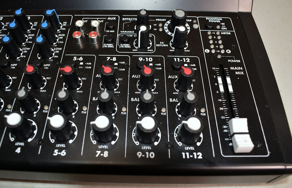 2020 Harbinger L1202FX 12-Channel Analog Mixer w/ Built-in Digital Effect - 5
