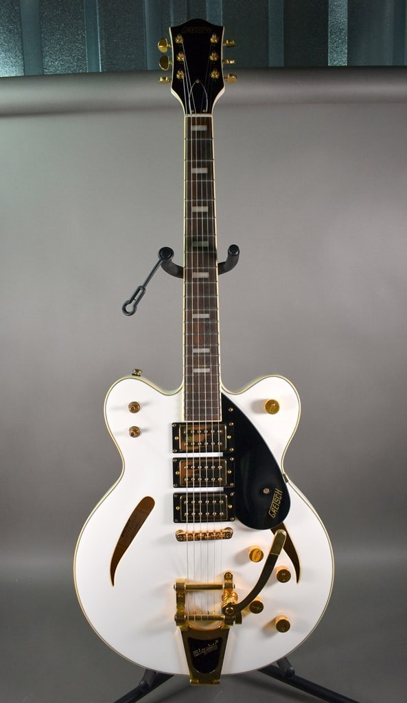 2021 Gretsch G2627TG Streamliner Center Block Electric Guitar, White w/ Gold Hardware, BigsbyB70: Excellent condition. Has 3 Gretsch Broad'Tron BT-2S humbucker pickups and Bigsby B70 vibrato tailpiece. Serial no. is IS210827393 (made in Indonesia). Please read “Auction Details” /