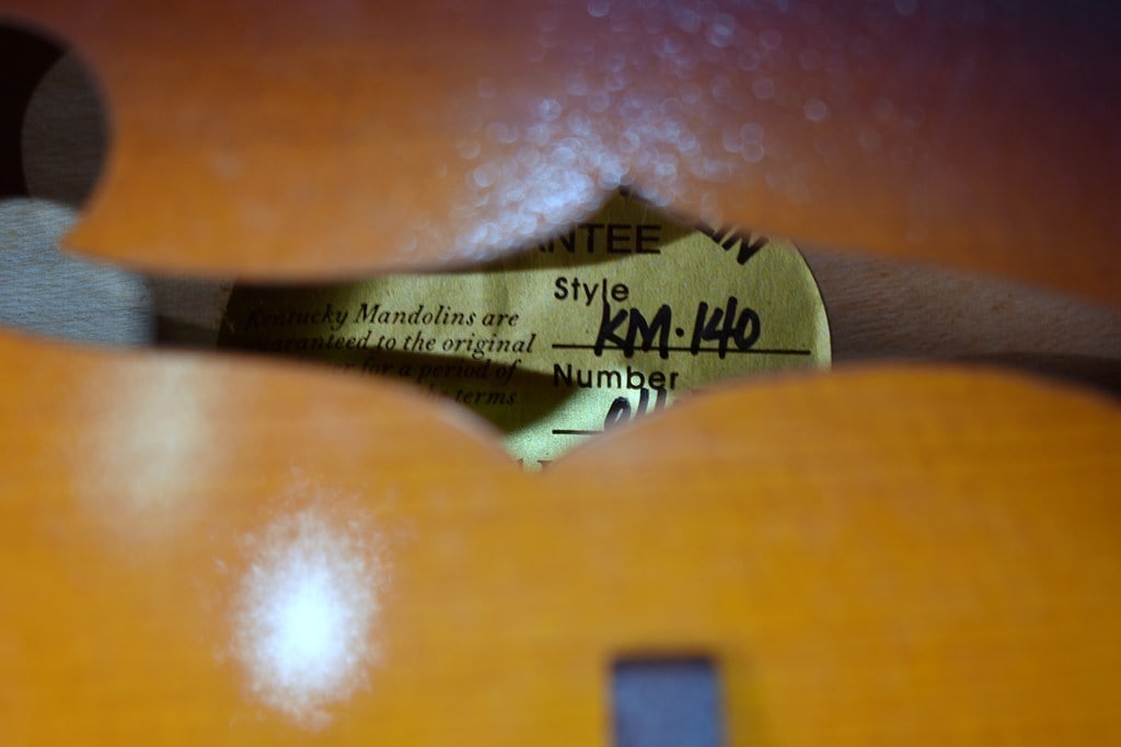 2001 Kentucky KM-140 Standard A-Style Mandolin in Sunburst Finish - 11