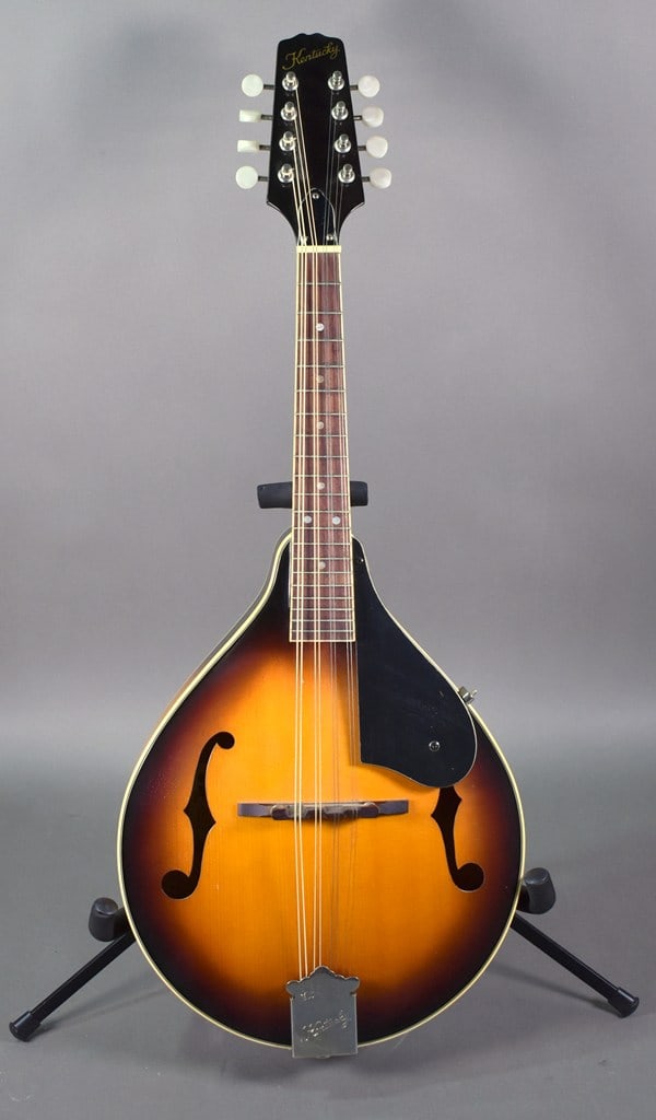 2001 Kentucky KM-140 Standard A-Style Mandolin in Sunburst Finish: Excellent condition. Serial no. is 011075. Please read “Auction Details” / “Terms of Sale” for preview, payment, pickup, shipping and other instructions. Lot includes the