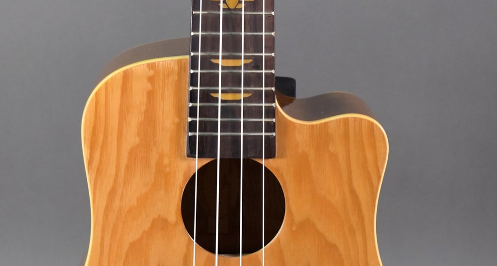 2016/17 Keith Urban Tenor Ukulele in Natural Finish with Padded Case and Accessory Kit - 3