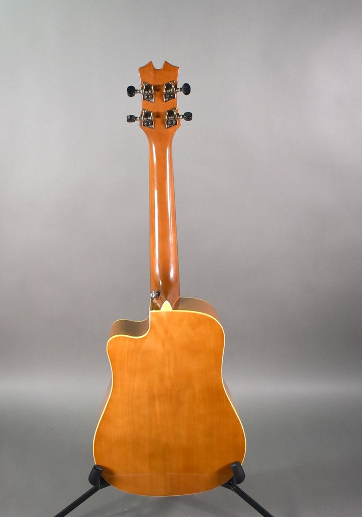2016/17 Keith Urban Tenor Ukulele in Natural Finish with Padded Case and Accessory Kit - 7