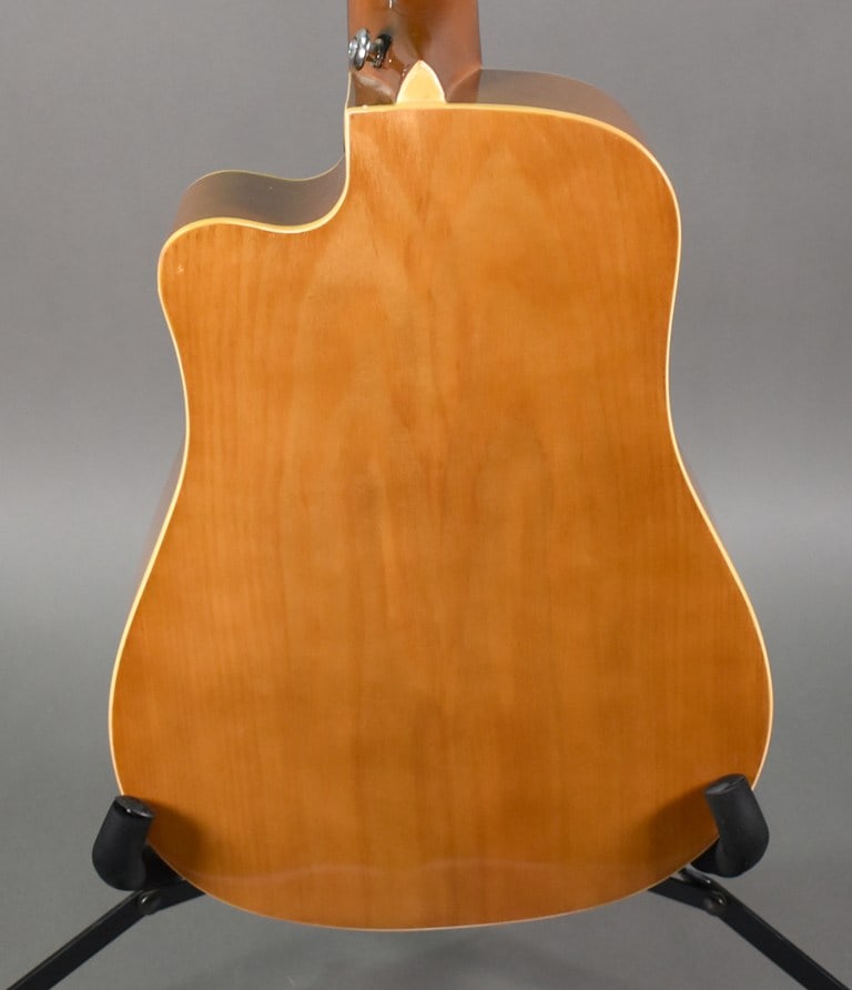2016/17 Keith Urban Tenor Ukulele in Natural Finish with Padded Case and Accessory Kit - 8