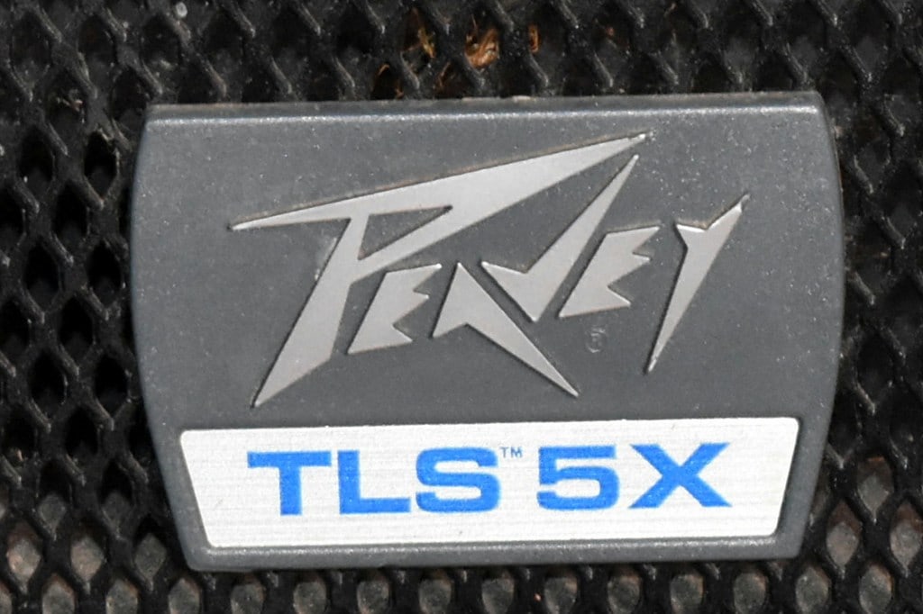 Pair of Peavey TLS 5X, 500W/8 Ohms Public Address/DJ/Stage Speakers with Tripod and Low Stands - 3