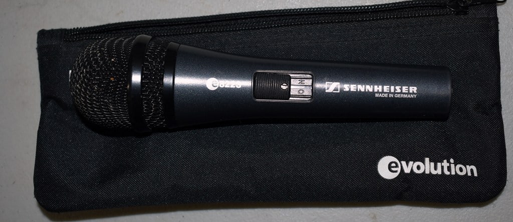 Sennheiser Evolution e822S and Shure SM58 Microphones and 2 Cables - 2
