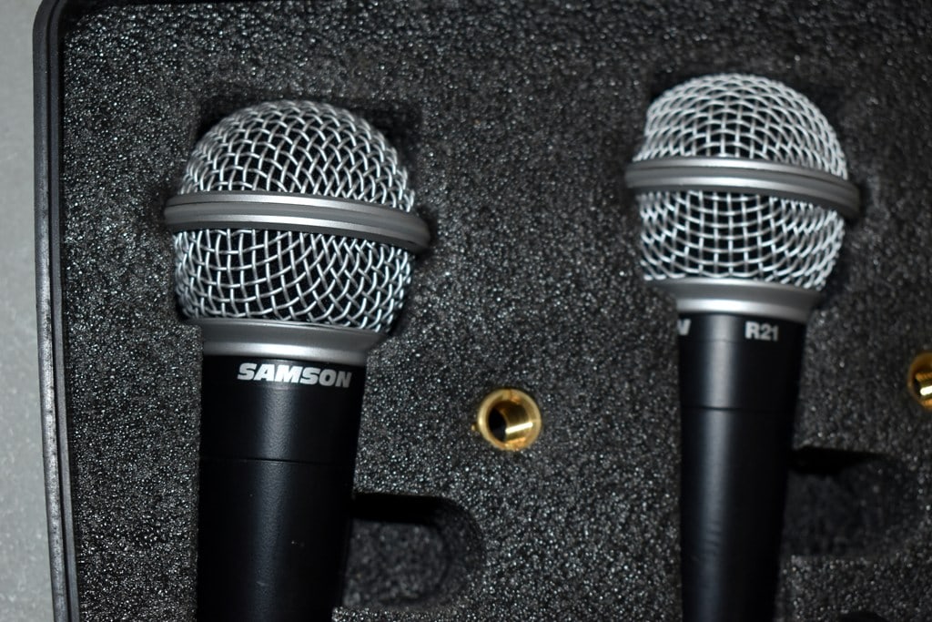 Set of 3 Samson R21 Microphones in Case with 3 Cables - 3
