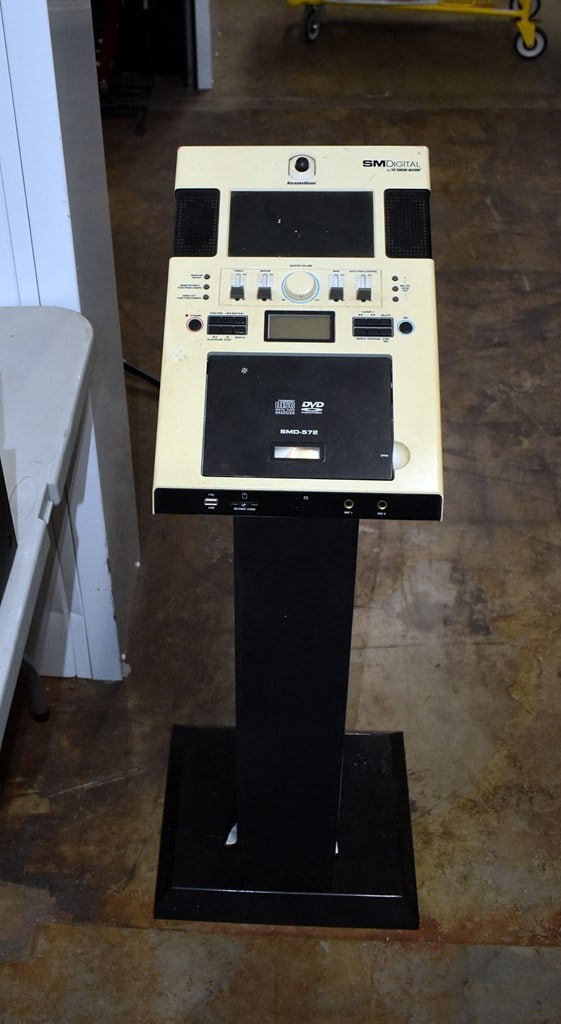 Lot of Vintage Stereo Playback and Recording Equipment - 2