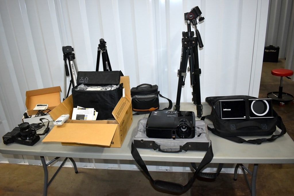 Lot of Used Canon EOS 10s Camera w/ 35-105 Zoom Lens, Tripods, 3 Image Projectors & More: All remain untested. Please read “Auction Details” / “Terms of Sale” for preview, payment, pickup, shipping and other instructions. Lot includes the item(s) described in the ti