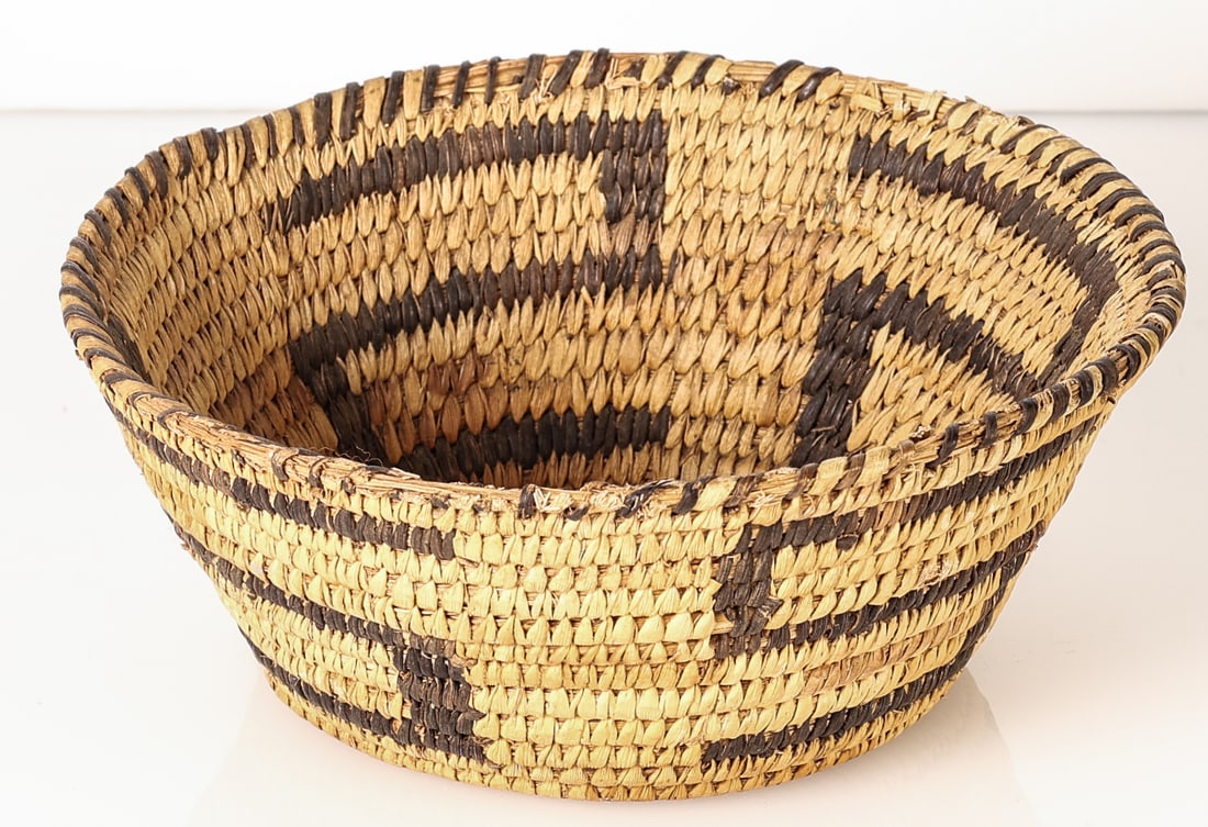 Native American Papago Basket (1 of 3)