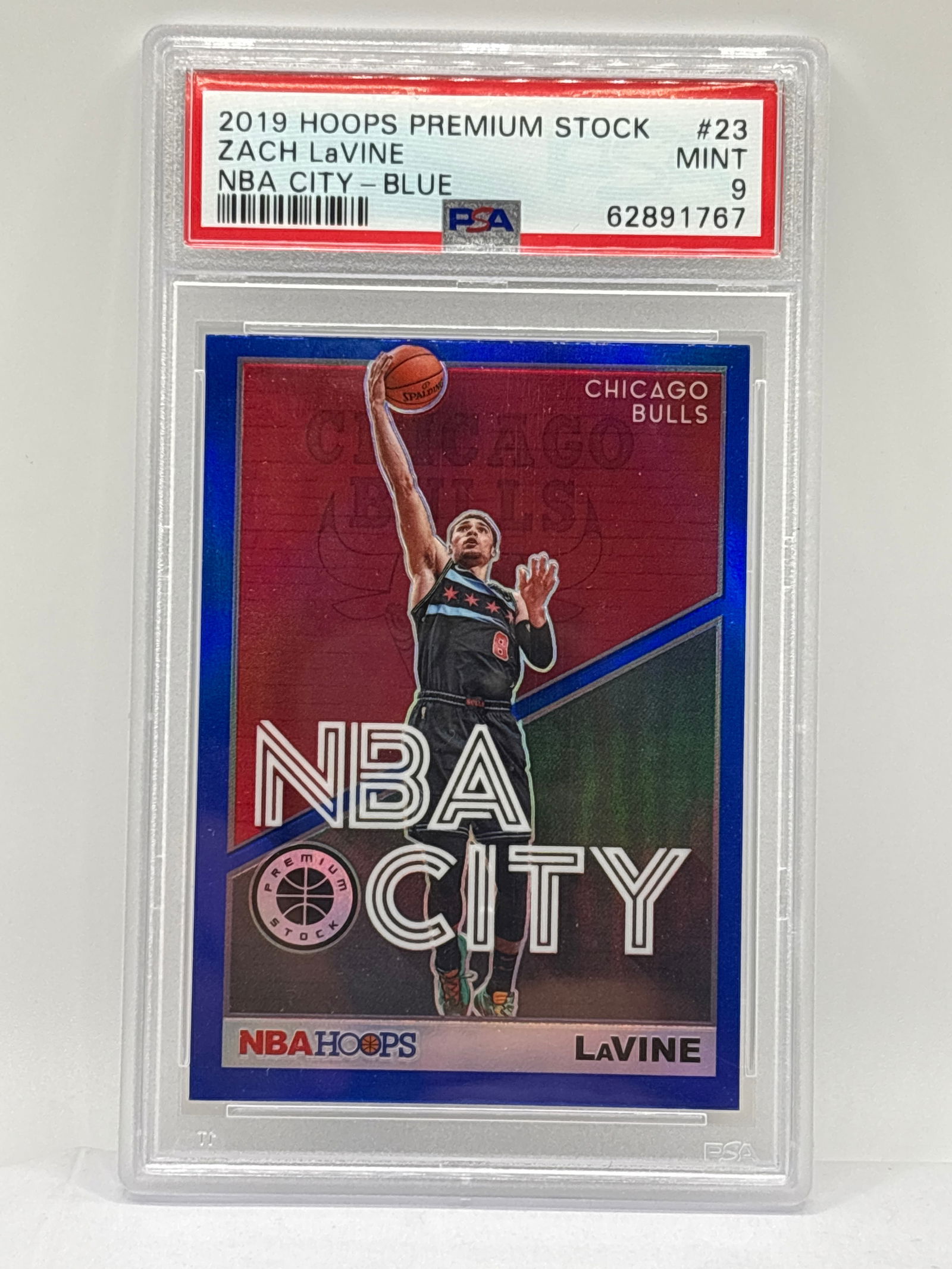 2019 PANINI NBA HOOPS PREMIUM STOCK ZACH LAVINE NBA CITY BLUE PRIZM HOLO GRADED MINT 9 (1 of 4)