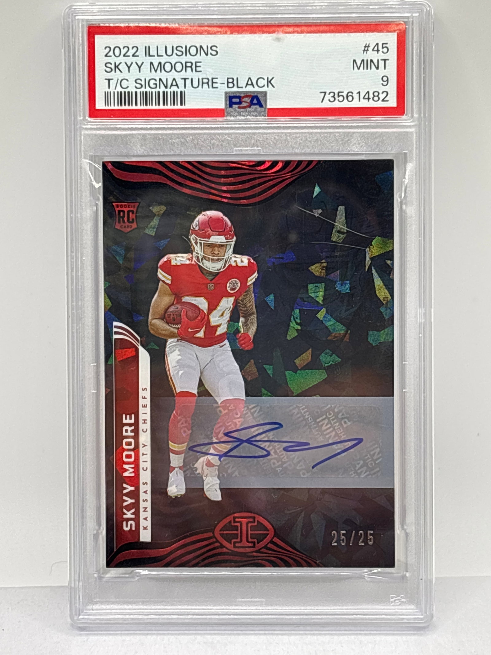 RARE 25/25!! 2022 PANINI ILLUSIONS SKYY MOORE T/C AUTOGRAPHED BLACK CRACKED ICE RC PSA MINT 9: RARE 25/25!! 2022 PANINI ILLUSIONS SKYY MOORE T/C AUTOGRAPHED BLACK CRACKED ICE RC PSA MINT 9