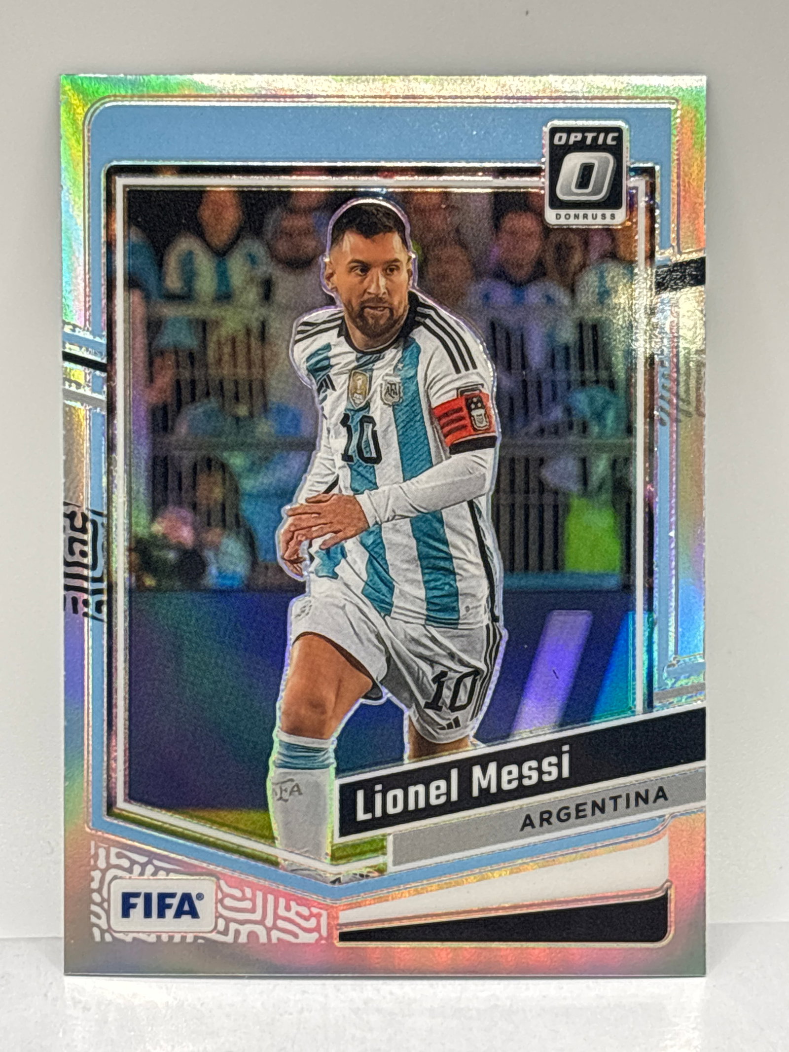 2023-24 PANINI PRIZM LIONEL MESSI SILVER HOLO PRIZM: 2023-24 PANINI PRIZM LIONEL MESSI SILVER HOLO PRIZM