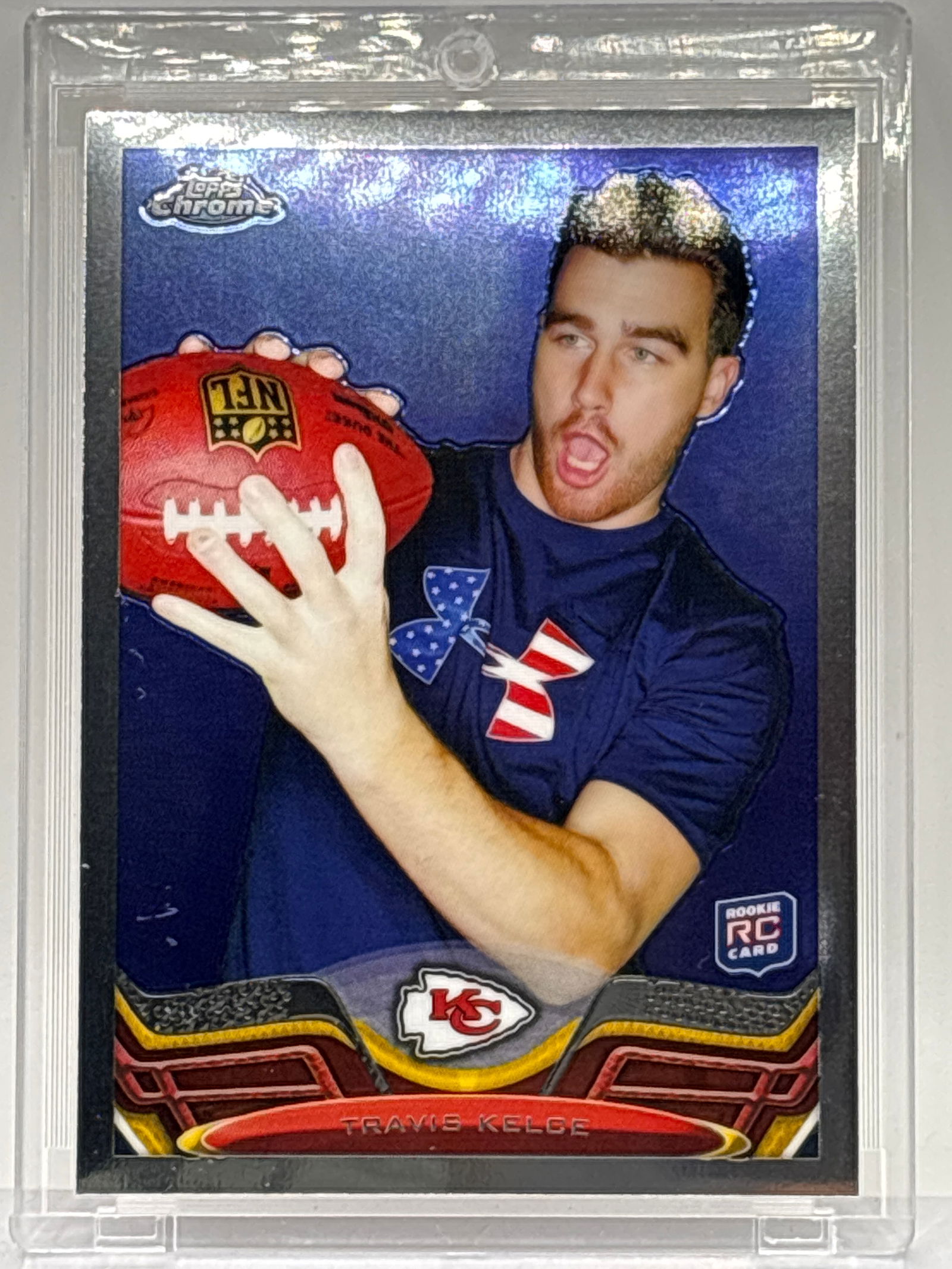 2013 TOPPS CHROME #118 TRAVIS KELCE ROOKIE CARD IN A PLASTIC SCREW DOWN MAG (1 of 4)