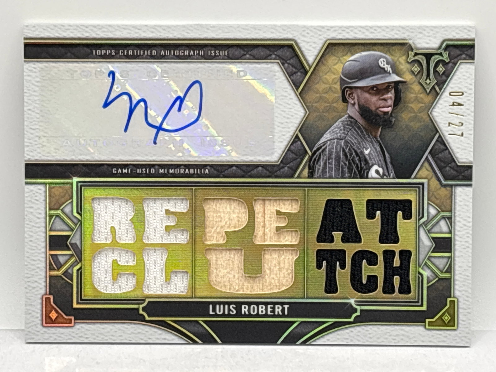 4/27!!  2022 TOPPS TRIPLE THREADS LUIS ROBERT AUTOGRAPHED WITH DUAL JERSEY & BAT RELIC REPEAT CLUTCH (1 of 5)