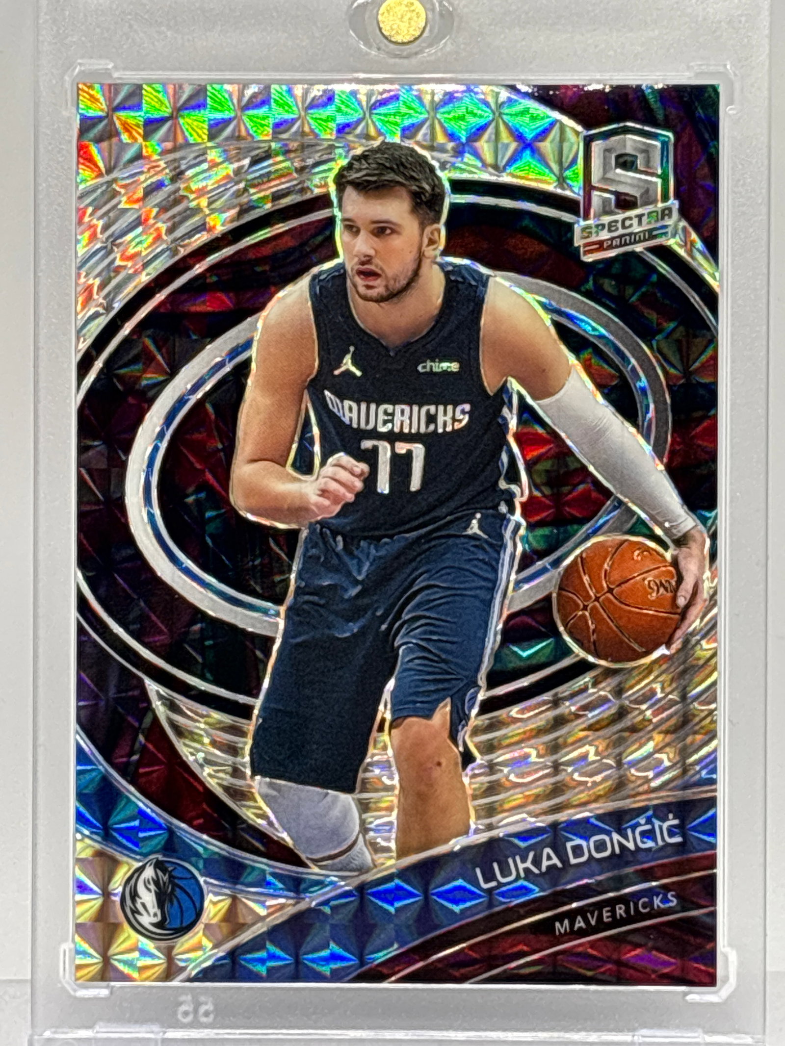 40/49!! 2020-21 PANINI SPECTRA LUKA DONCIC VARIATION PRIZM HOLO (1 of 2)
