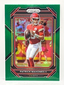2022 PANINI PRIZM PATRICK MAHOMES GREEN PRIZM HOLO