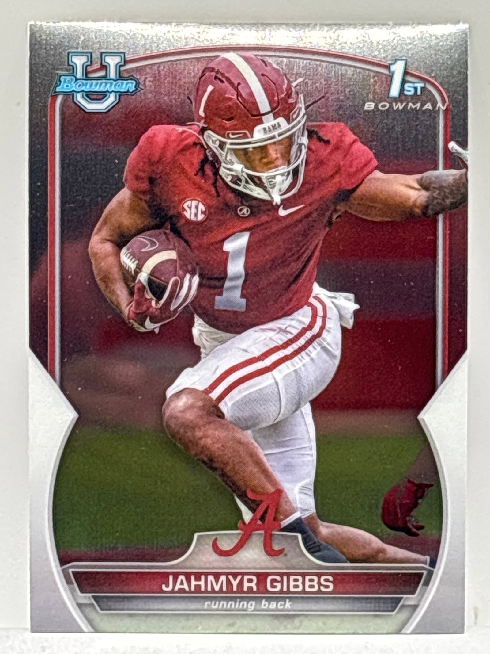 2022 BOWMAN UNIVERSITY JAHMYR GIBBS 1ST BOWMAN ROOKIE CARD: 2022 BOWMAN UNIVERSITY JAHMYR GIBBS 1ST BOWMAN ROOKIE CARD