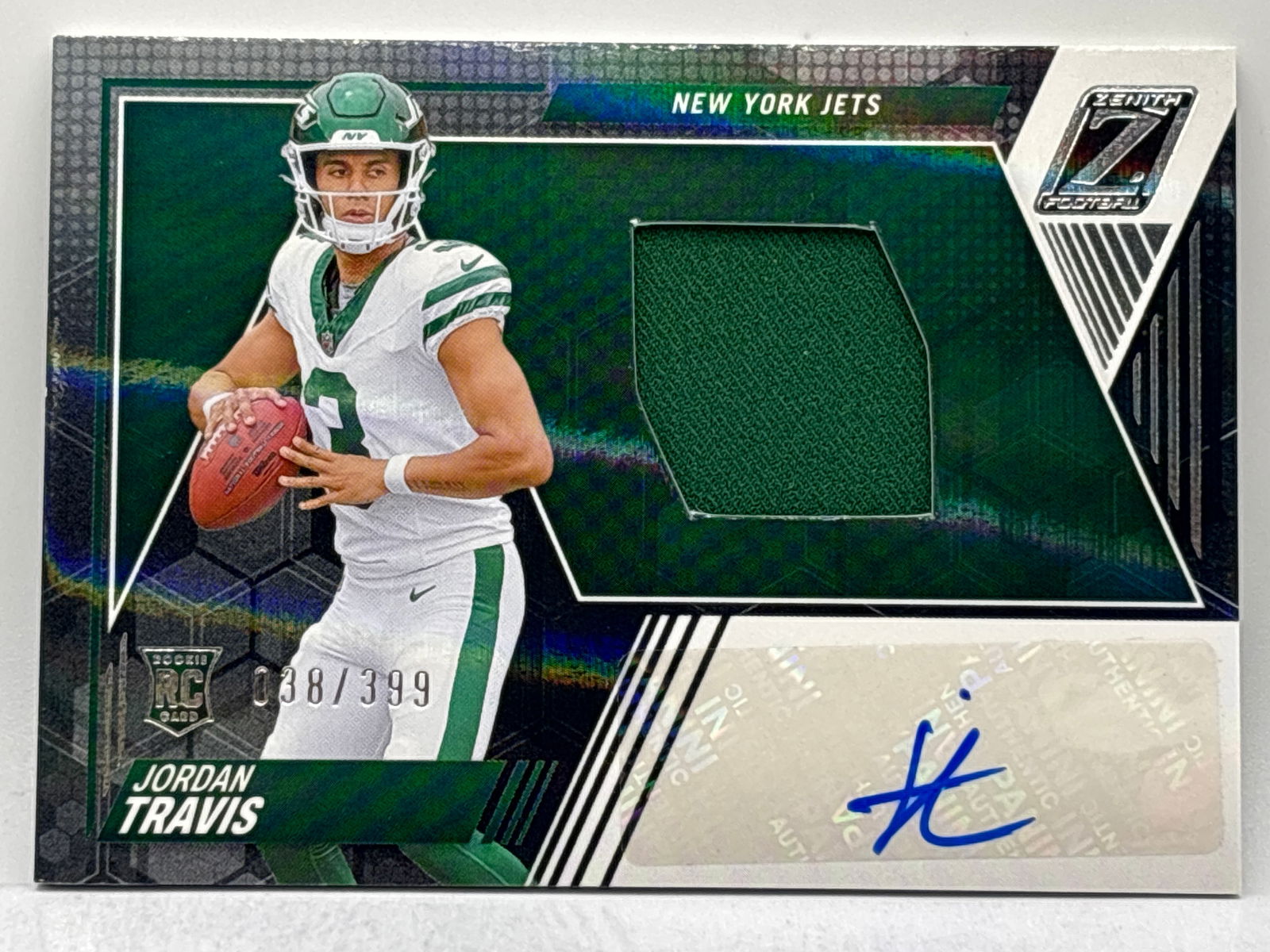 38/399!! 2024 PANINI ZENITH RPA JORDAN TRAVIS AUTHENTIC MEMORABILIA PATCH AUTOGRAPHED ROOKIE CARD (1 of 3)