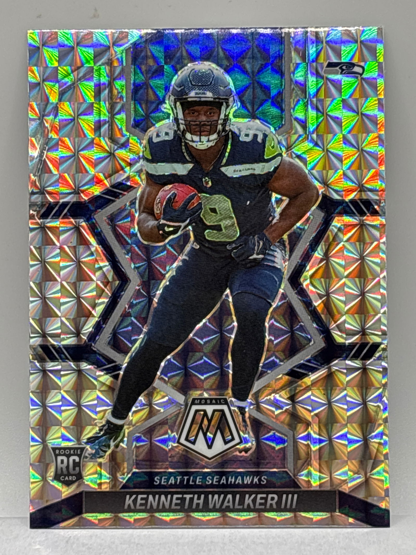 2022 PANINI MOSAIC KENNETH WALKER III PRIZM HOLO ROOKIE CARD (1 of 2)