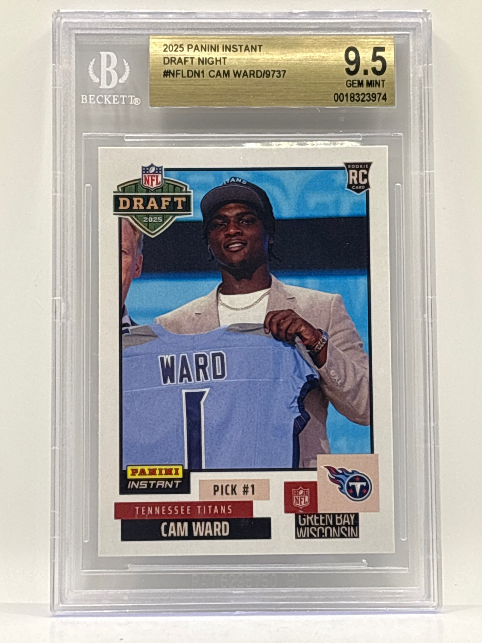 /9737 2025 PANINI INSTANT CAM WARD DRAFT PICK #1 ROOKIE CARD BECKETT GEM MINT 9.5 (1 of 2)