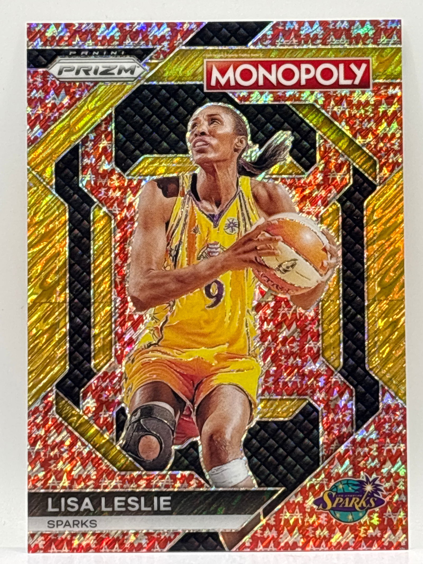 /100 2024 PANINI WNBA MONOPOLY PRIZM LISA LEZLIE MILLIONAIRE RED SHIMMER PRIZM HOLO: THE HOBBY BOX