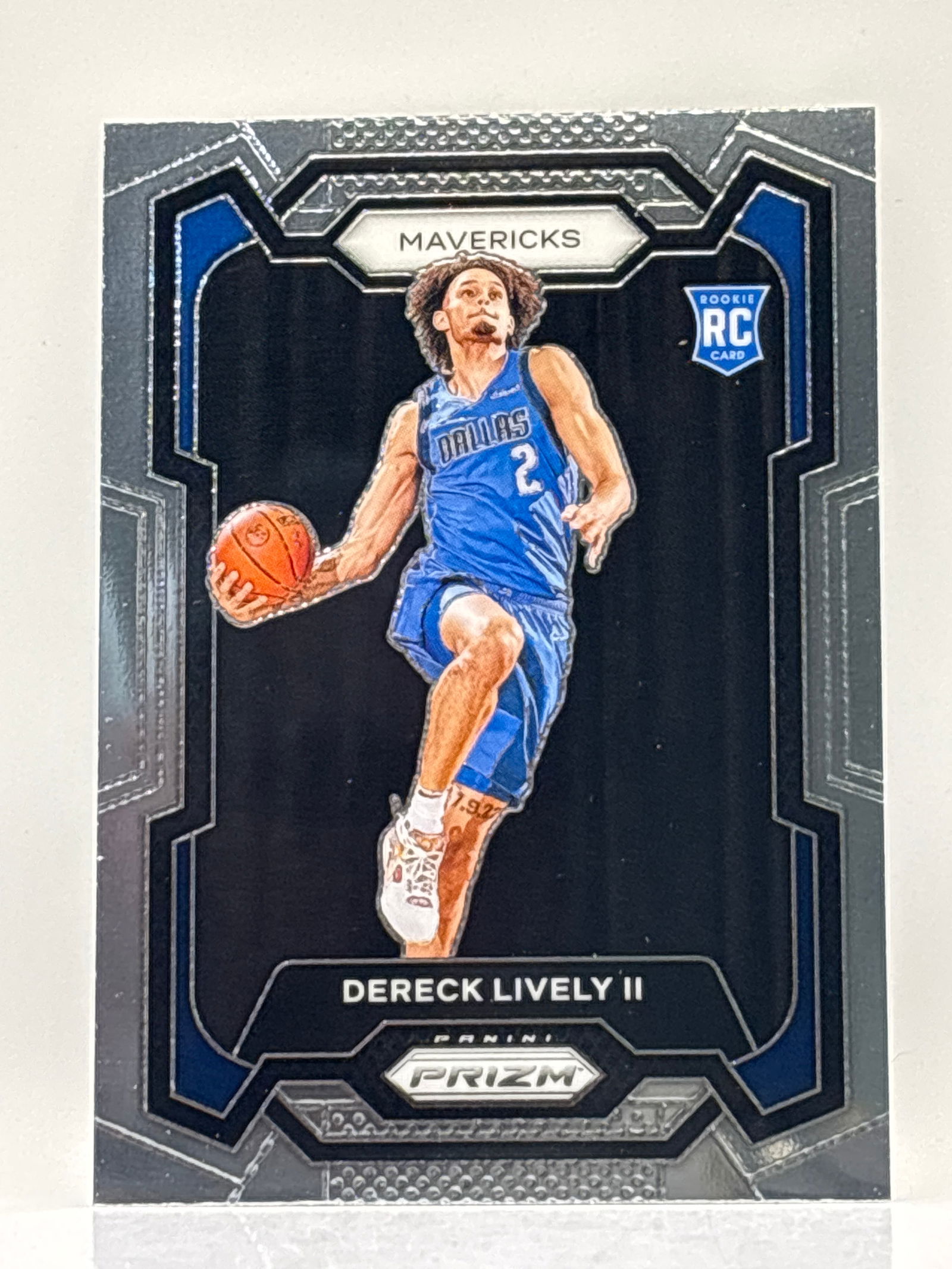 2023-24 PANINI PRIZM DEREK LIVELY II ROOKIE CARD (1 of 2)