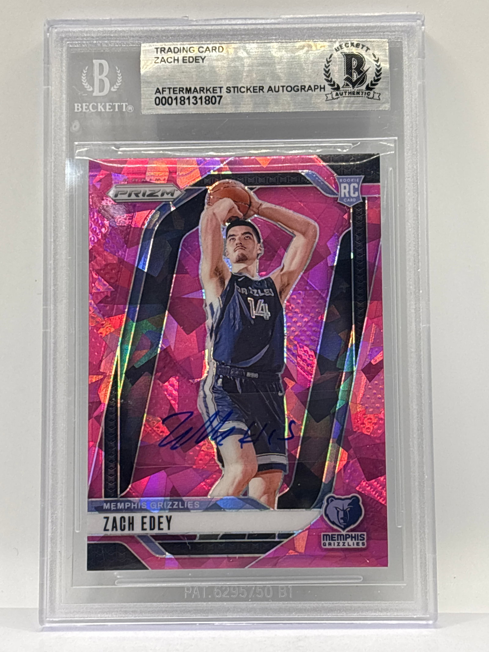 2024-25 PANINI PRIZM ZACH EDEY PINK CRACKED ICE PRIZM HOLO AUTOGRAPHED ROOKIE CARD BECKETT CERTIFIED: THE HOBBY BOX