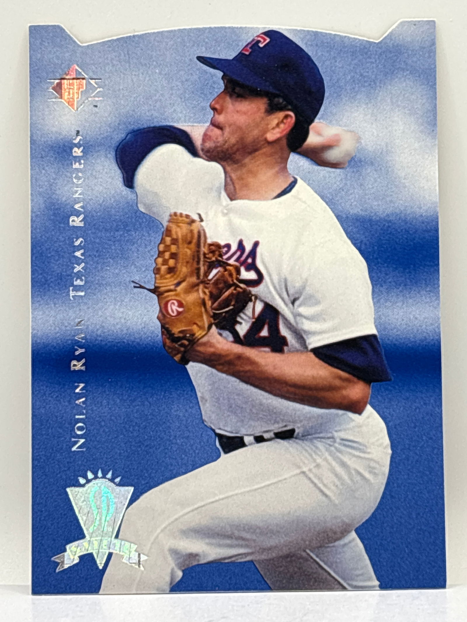1995 UPPER DECK SP SALUTE NOLAN RYAN DIE-CUT INSERT (1 of 2)