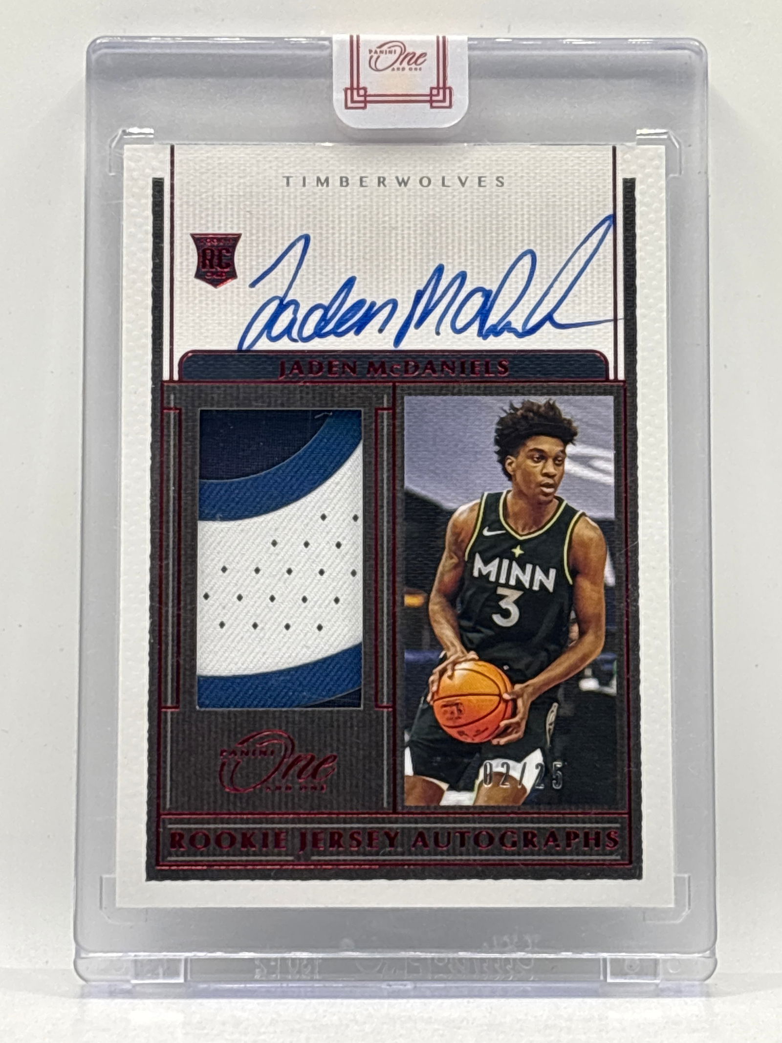 /25 2020-21 PANINI ONE AND ONE JADEN MCDANIELS ON-CARD AUTO MULTI-COLOR NAME PATCH RPA: THE HOBBY BOX