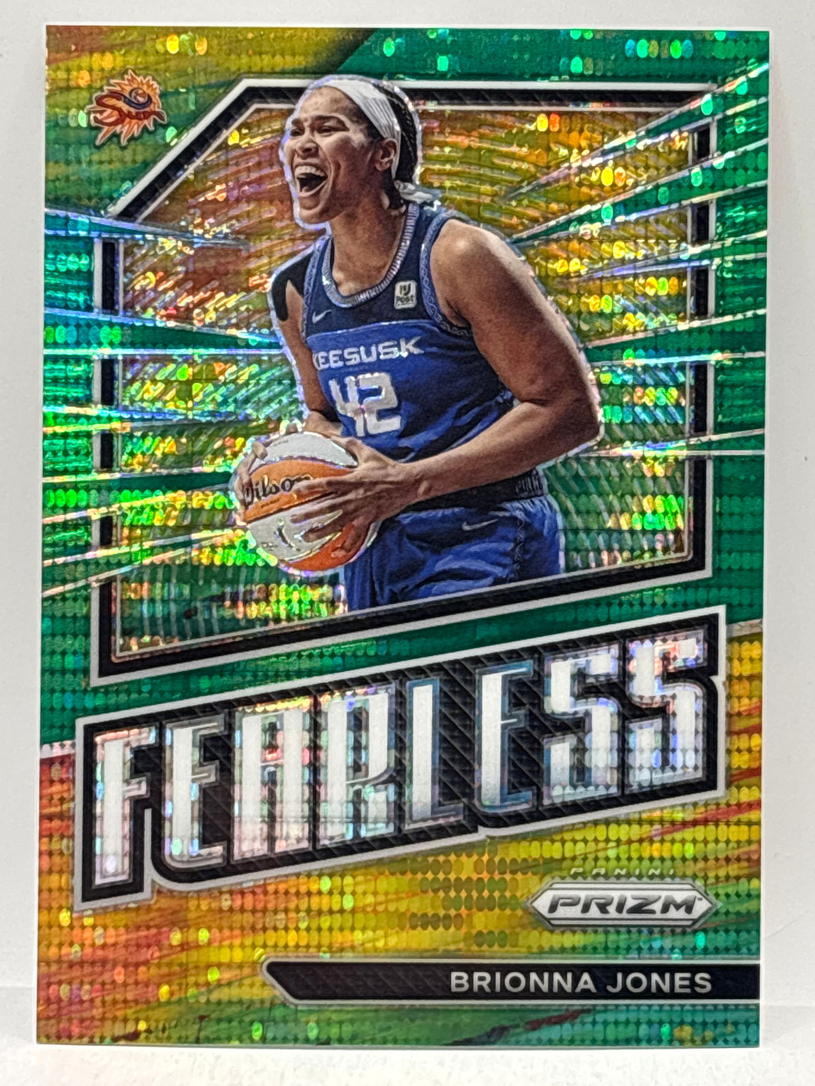 /25 2023 PANINI WNBA PRIZM BRIONNA JONES FEARLESS GREEN PULSAR PRIZM HOLO (1 of 3)