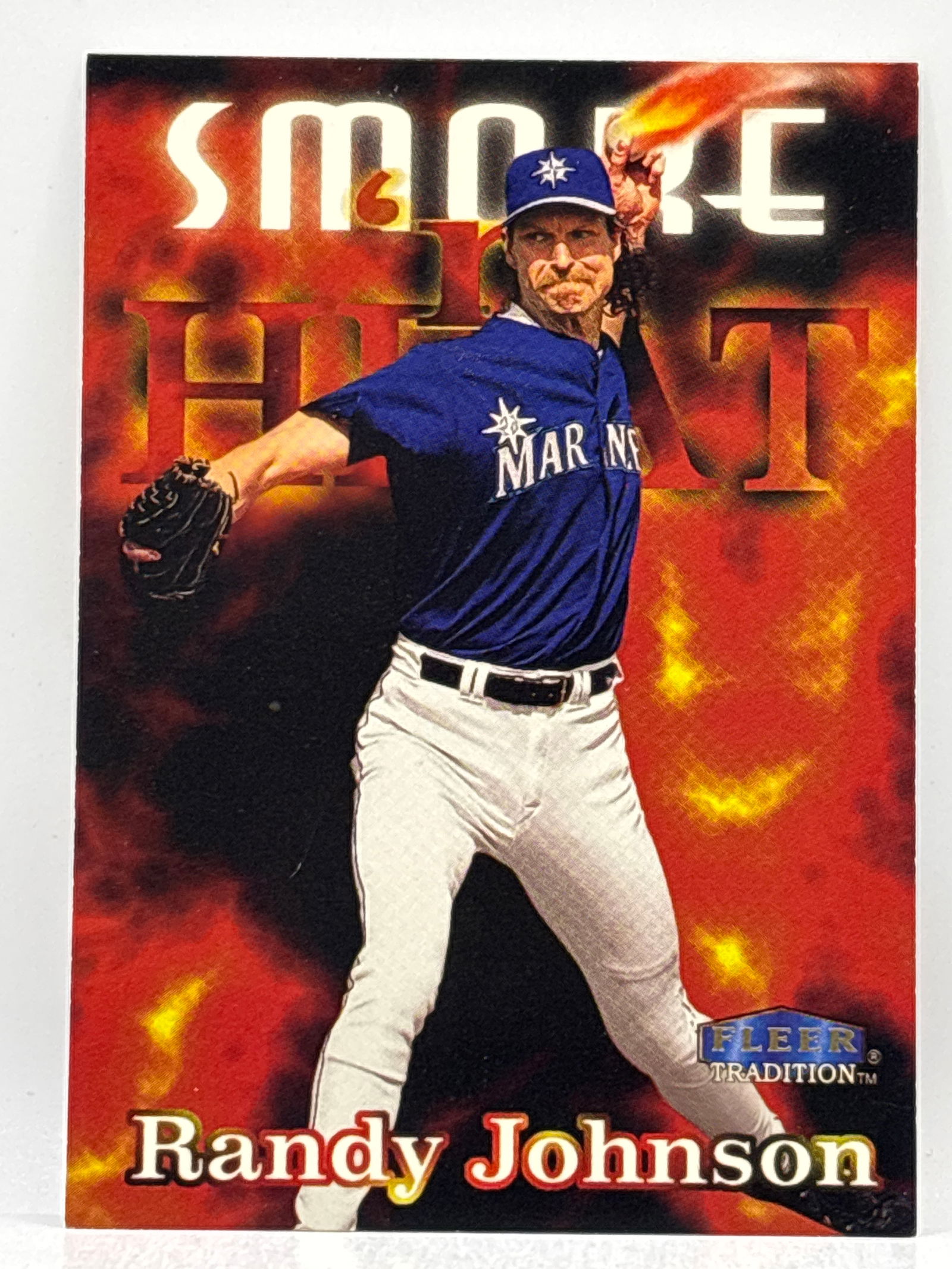 1998 FLEER TRADITIONAL RANDY JOHNSON SMOKE N HEAT INSERT: THE HOBBY BOX