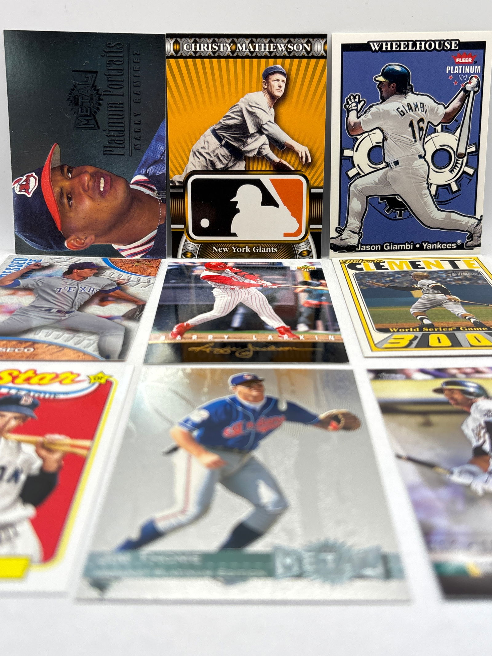 VINTAGE MLB BASEBALL INSERT LOT: THE HOBBY BOX