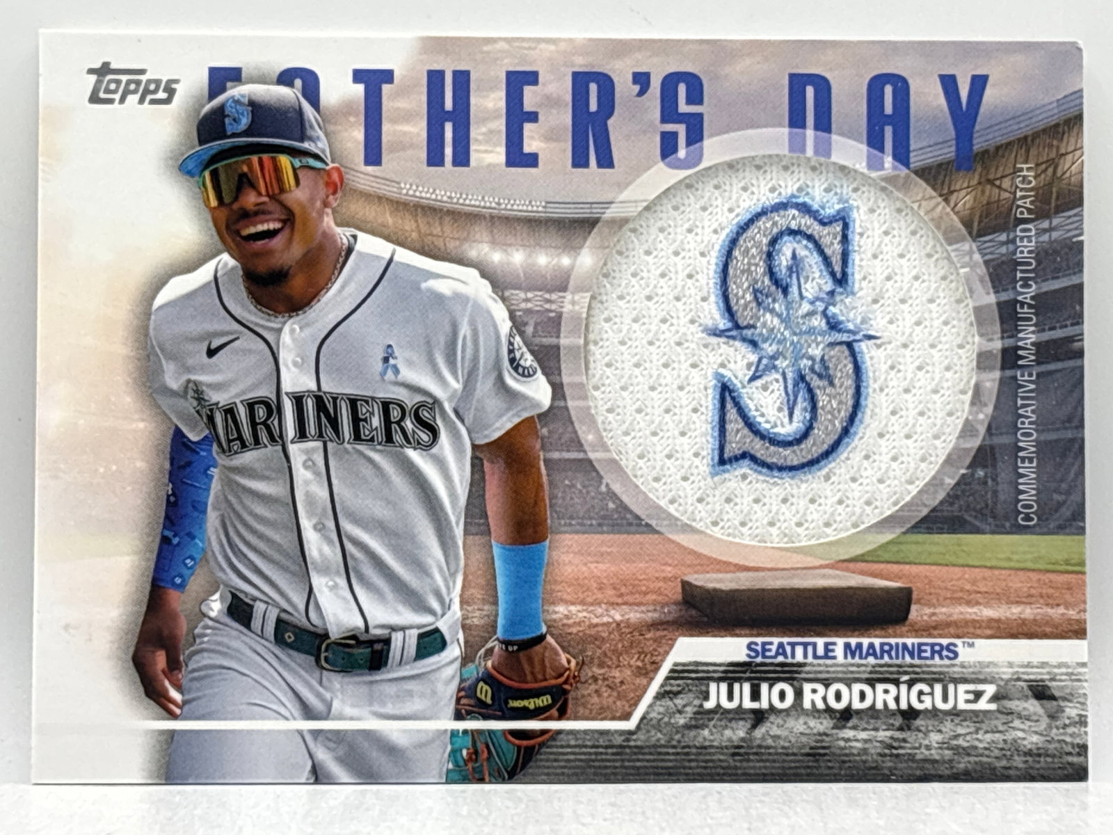 2023 TOPPS FATHERS DAY COMMEMORATIVE JULIO RODRIGUEZ TEAM PATCH CARD: THE HOBBY BOX