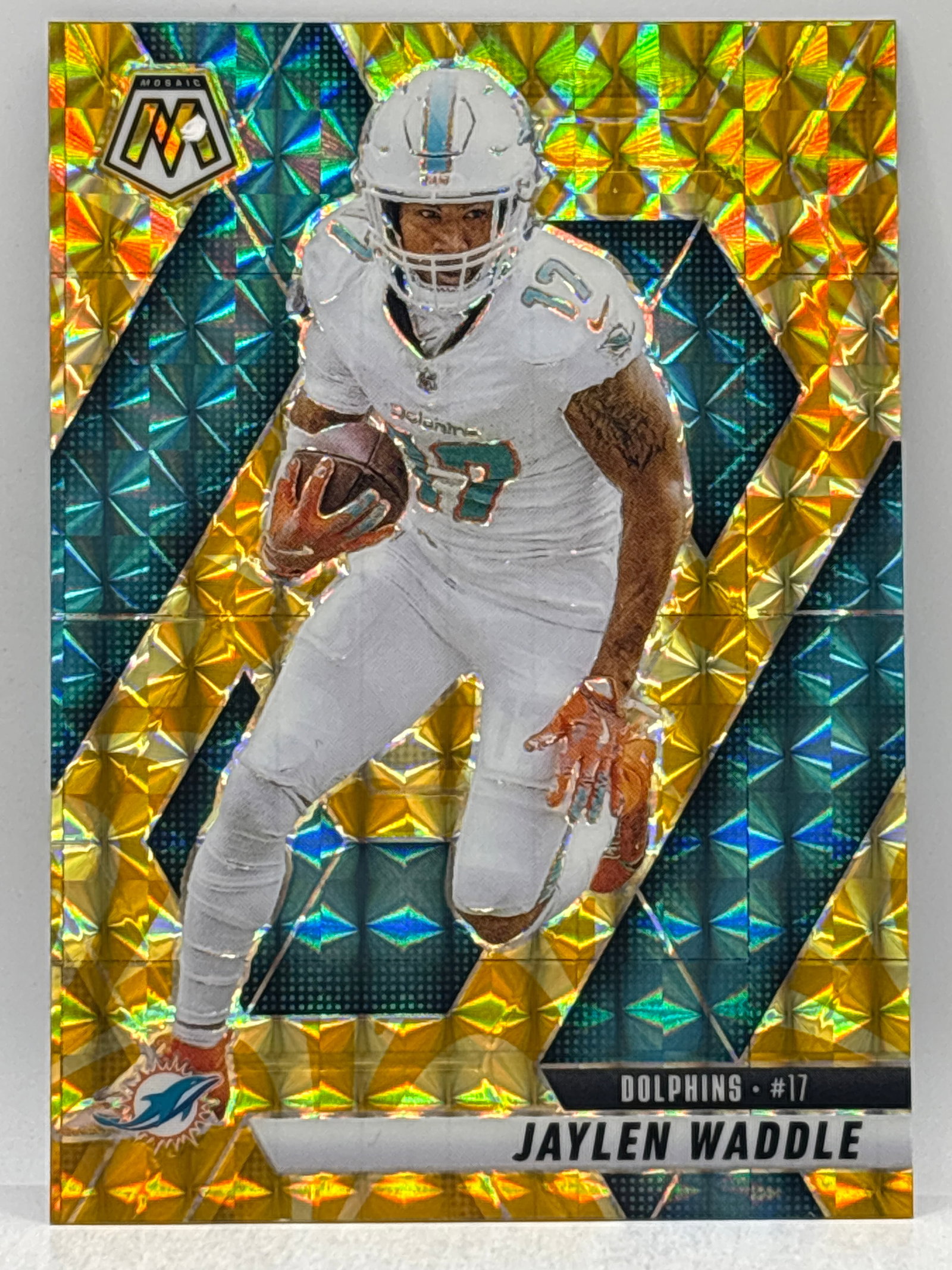 2025 PANINI MOSAIC JAYLEN WADDLE YELLOW REACTIVE PRIZM HOLO SP: THE HOBBY BOX