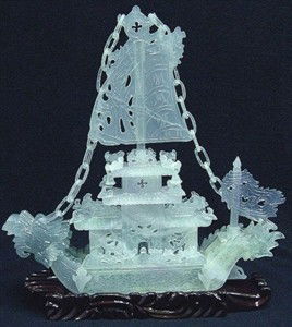 16" LAVENDER JADE DRAGON BOAT: THIS JADE DRAGON BOAT IS MADE OF SOUTHERN JADE IN CHINA. WE ADOPTED THE BEST QUALITY OF JADE TO CARVE THIS BOAT. THE SAILS, CONSTRUCTIONS, CHAINS WERE MADE IN ONE PIECE OF JADE, AND YOU WILL ADMIRE HO
