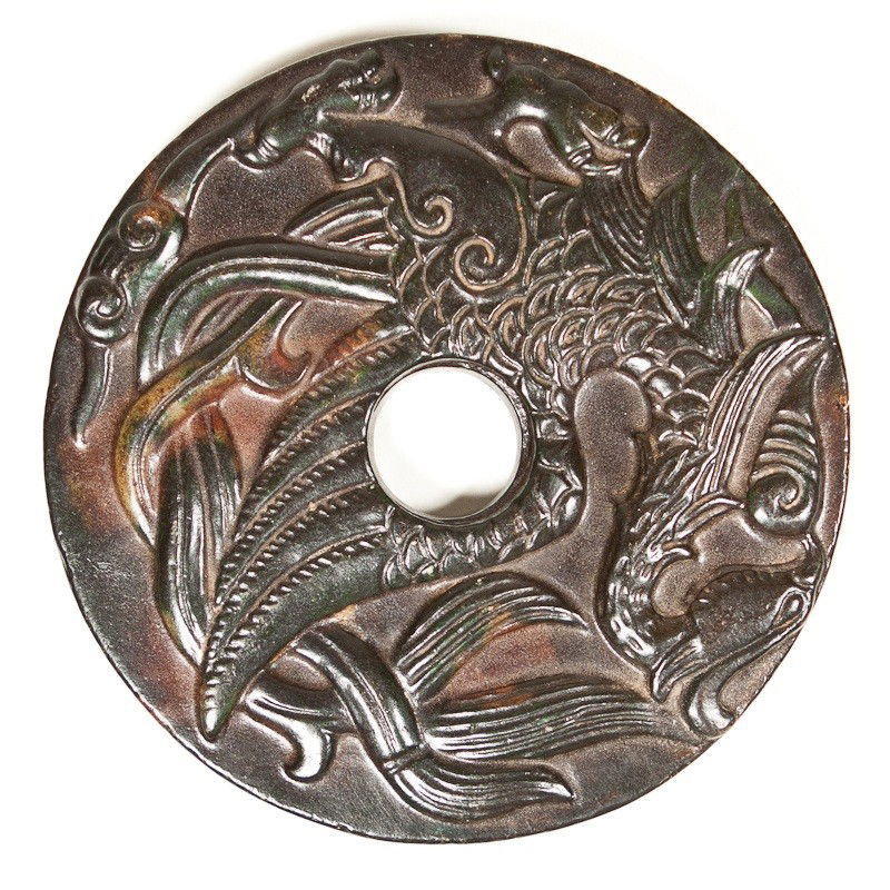 HUGE ANTIQUE 700 CT CHINESE JADE CARVING DISC: The Royal Cameo Carving Jade Charm was carved from a piece of fine grained Jade gemstone more than 200 years ago. The design is unique and very lovely and the carving is delicately performed. Size: 70