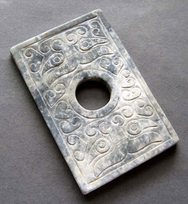 Huge Antique Chinese Hongsan 555 Ct Royal Jade: The Royal Cameo Carving Jade Charm was carved from a piece of fine grained Jade gemstone more than 200 years ago. The design is unique and very lovely and the carving is delicately performed. Size: 55