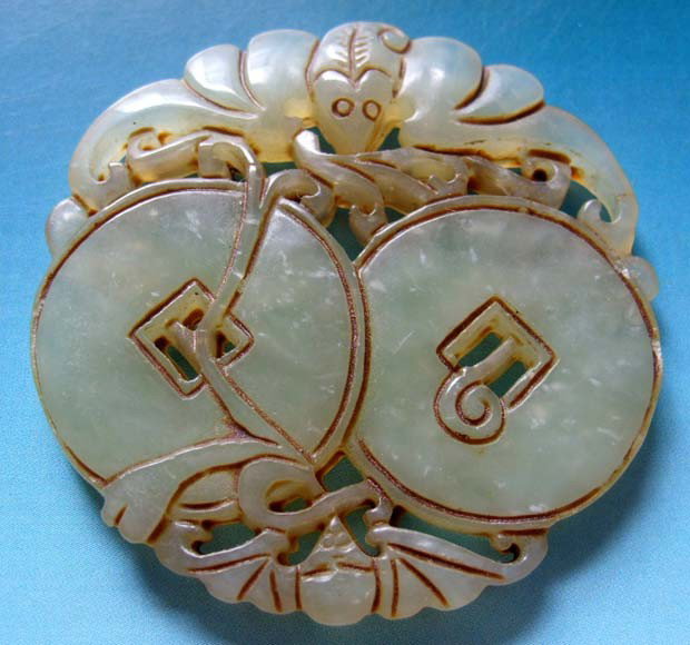 Old Jade Two Carved Bats Amulet Pendant: The Royal Cameo Carving Jade Charm was carved from a piece of fine grained Jade gemstone more than 200 years ago. The design is unique and very lovely and the carving is delicately performed. Size: 25