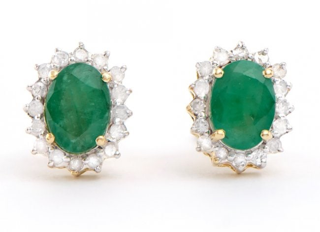 1.65 Ct Certified Emerald & Diamond Earrings $5,850.00!: Condition: New, Main : 1.37 Ct of Oval shape Green Emerald 5 x 7mm quality AAA no treatment, Sides : 0.28 Ct round diamonds 1.2mm , H-I , I2-I3 no treatment, 2.42 grams 14K solid yellow gold, size 7.5