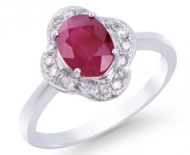 2.28 Ct Certified Ruby & Diamond Gold Ring $7,950.00!: Center : 2.00 Ct of Oval shape Ruby 8 x 6 mm quality AAA no treatment, Sides : 0.286 Ct round diamonds 1.5 mm , H-I , I2-I3. no treatment. 3.25 grams 14K solid white gold. size 7.5 Comes with signed c