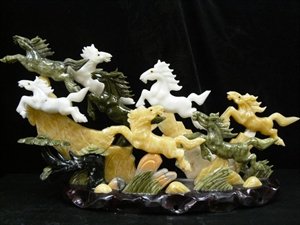 REAL MULTI JADE 8 HORSES MOUNTAIN: THIS GREAT ART IS MADE OF VARIOUS JADES. HORSES ARE MADE OF TAIWAN JADE (DARK GREEN), LIAONING JADE(LIGHT GREEN), ROSE QUARTZ(PINK), BLACK JADE, HAN-DYNASTY WHITE JADE AND SOUTHERN JADE(BROWN). ALL MA
