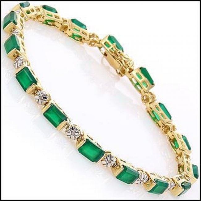 9.79 CT Green Agate & Diamond Designer Bracelet $1405: Master jewelers designed your Bracelet with: 16 pieces of GENUINE 3.5X3.5mm faceted Green Agate. 16 pieces of GENUINE 3X3mm faceted round diamonds. 0.23 carat tw. 10.42 grams of Base Metal layered wit