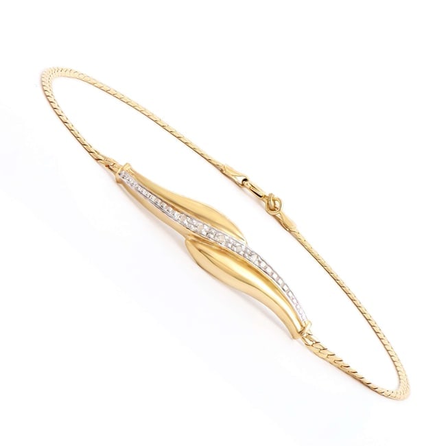 $2,285 Value! 0.10 cts Natural Diamond 18KGP Sterling Silver Designer Bracelet #2050: Diamond Description Shape: Round ,Size: 1.2mm Quantity: 5, CT: 0.10, Grade: I2Color: H-I Material Information:Plating Material: 18K Yellow Gold, Primary Material:Sterling Silver (Marked) Jewelry Infor