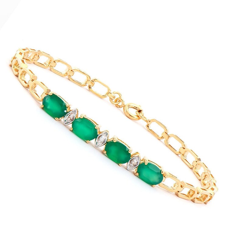 3.63 Cts Green Agate & Diamond 18KGP Designer Bracelet: 4 pieces of GENUINE 7x5 mm Ovals Green Agates.3 pieces of GENUINE 1.1 mm single cut diamonds, no treatment.5.05 grams of base metal layered with 18K yellow gold.The length is 7 1/2 inches.The width is