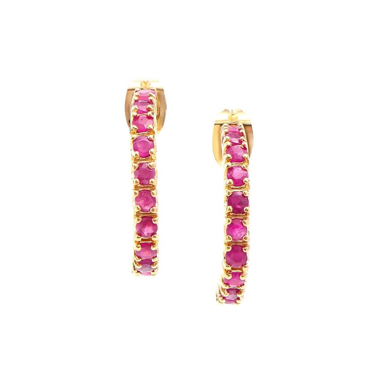 3.38 CT Rubies Designer Earrings $880: 20 pieces of GENUINE 4X3mm round Red Rubies quality AAA no treatment. 2 pieces of GENUINE single cut oval diamonds 0.04 carat Tw, Color: I & Clarity: SI2 No treatment. 6.12 grams of Base Metal layered