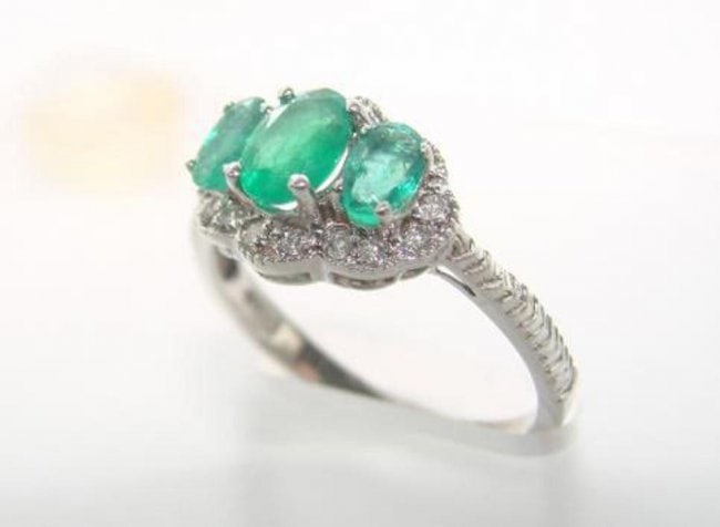 $5,895 GLS Appraisel! 1 ct Certified Diamonds & Brazilian Emeralds 14K White Gold Designer Ring (1 of 2)