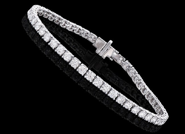 $28,895! 5.35 Ct Certified Lab Grown Diamond Bracelet F VVS2 IDEAL Cut: Diamond Description: Shape: Rounds, Size: 3mm Quantity: 52, 5.35 CtGrade: VVS2 !!!Color: E-F !!! Material Information: Primary Material: 14K Solid Gold (Marked)Color: White Gold Jewelry Information: